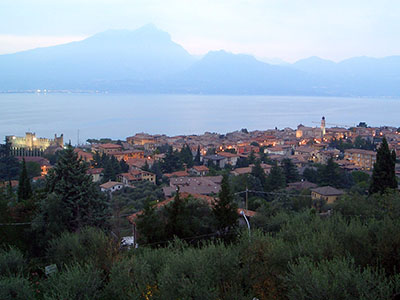 Garda-tó, Olaszország háttérkép
